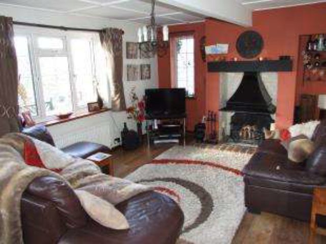  Image of 4 bedroom Terraced house for sale in Coronation Cottages Robertsbridge TN32 at Robertsbridge East Sussex Salehurst, TN32 5PE